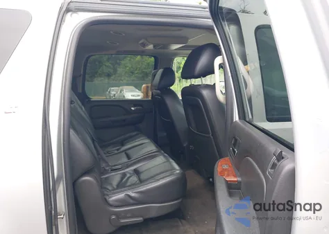 2014 Chevrolet Suburban 1500 Lt из США, поврежденный, VIN 1GNSKJE70ER215516